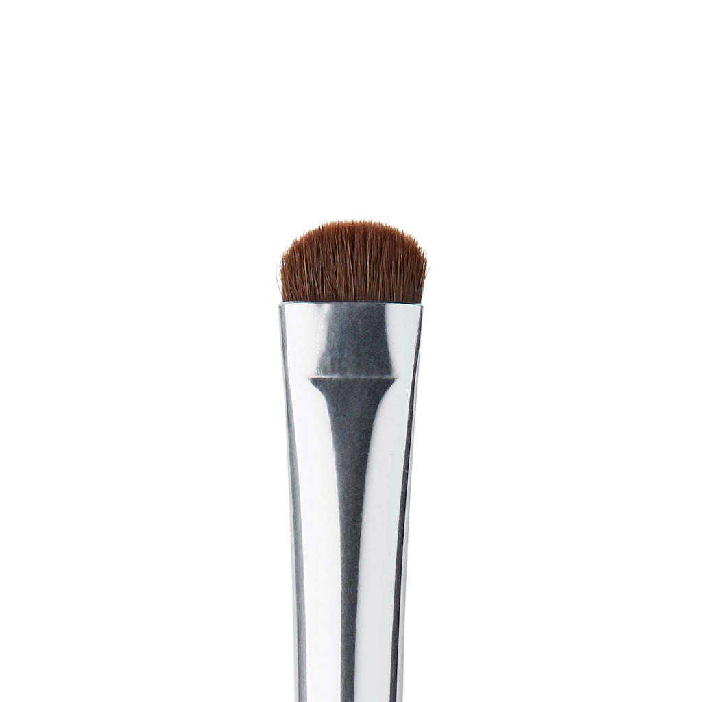 e.l.f Cosmetics Essential Smudge Short Curved Brush